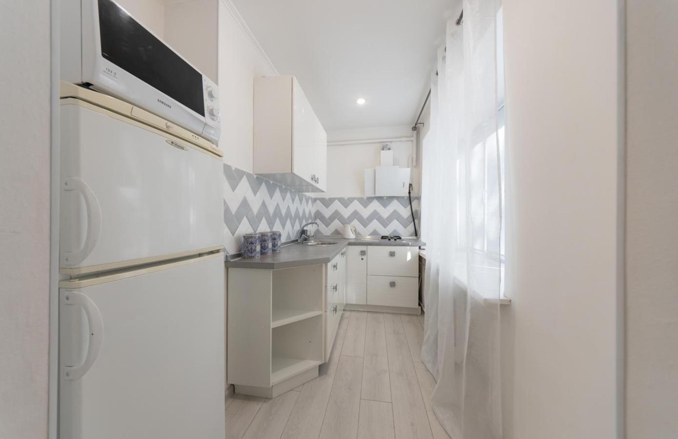 Flat 24 On Lesi Ukrainki 12 With 1 Bedroom Kyiv Exterior photo